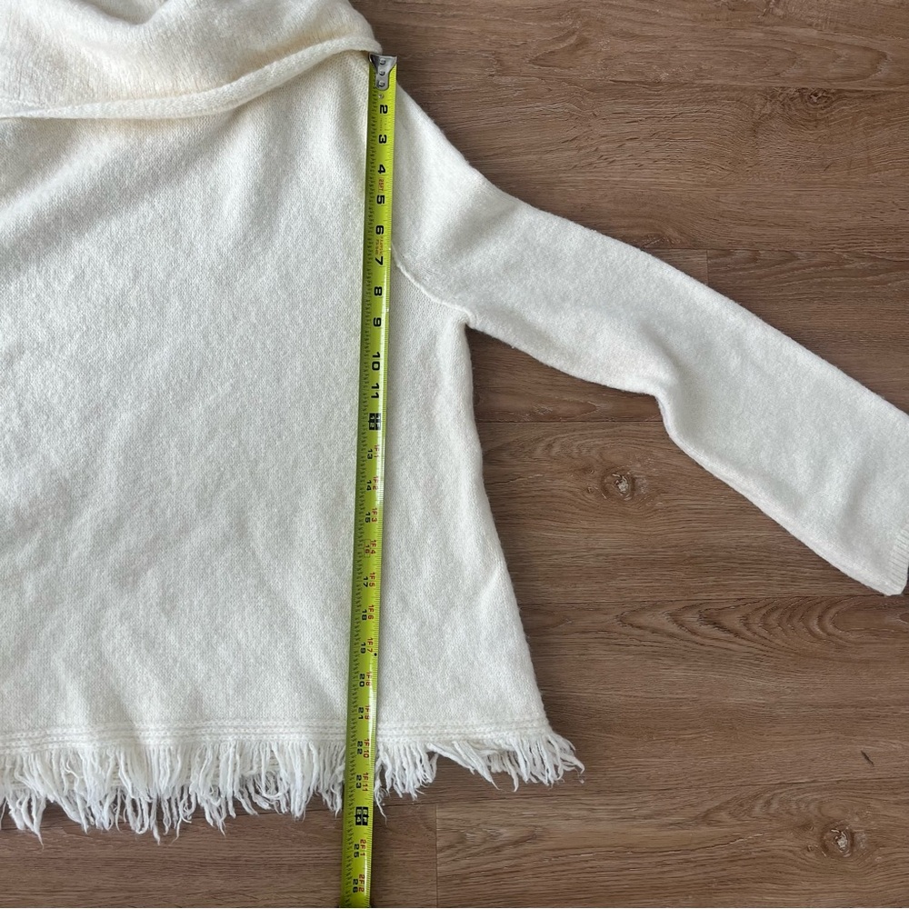 Anthropologie Akemi + Kin Ivory Cowl/Funnel Neck Fringe Hem Sweater Size S - Picture 8 of 8